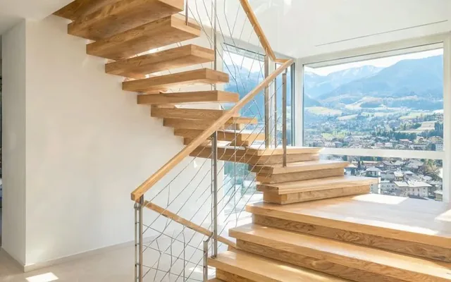 Escalier en bois massif sur mesure à Sion — estimation de budget par type